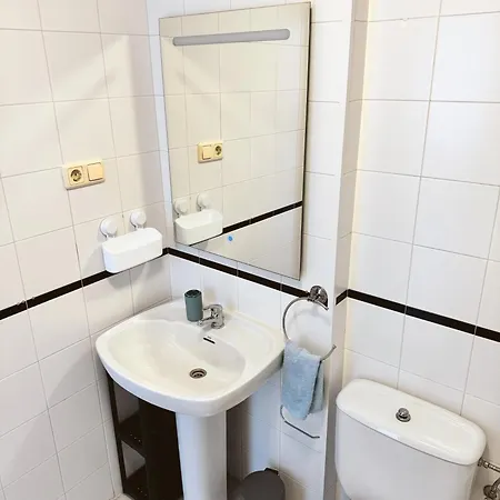 El Paraiso, 1 Bedroom 300m From The Sea * 托雷维耶哈